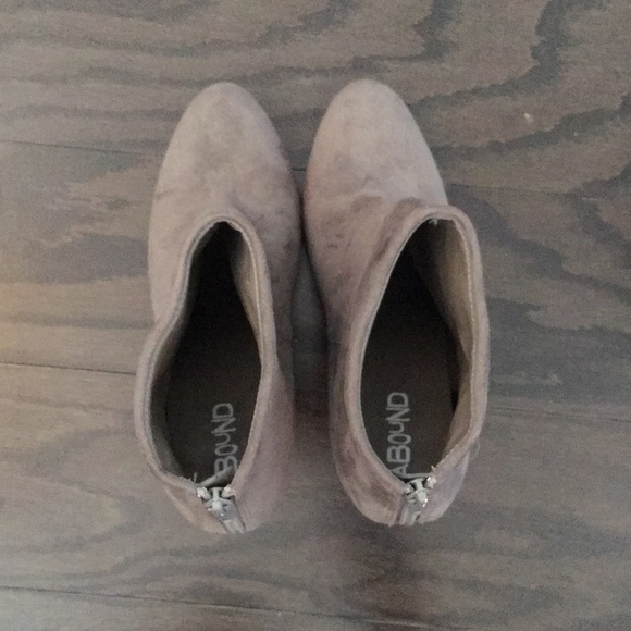 Grey Booties - Picture 4 of 4